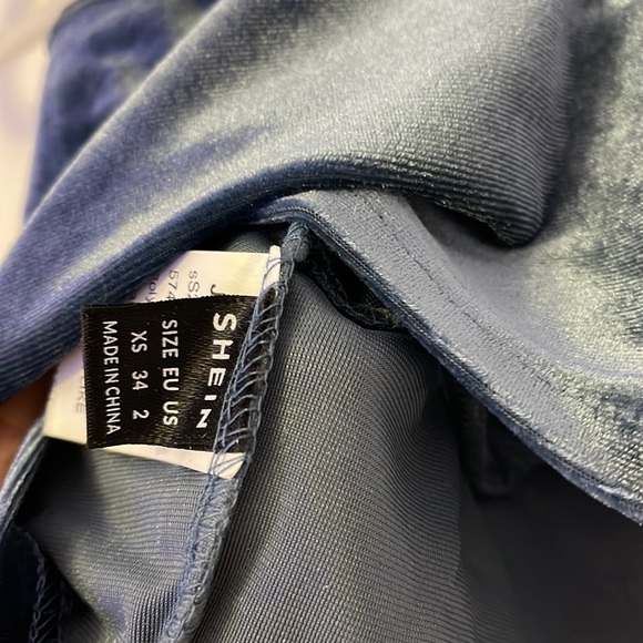 Blue Velvet Cropped Tank - Picture 4 of 4